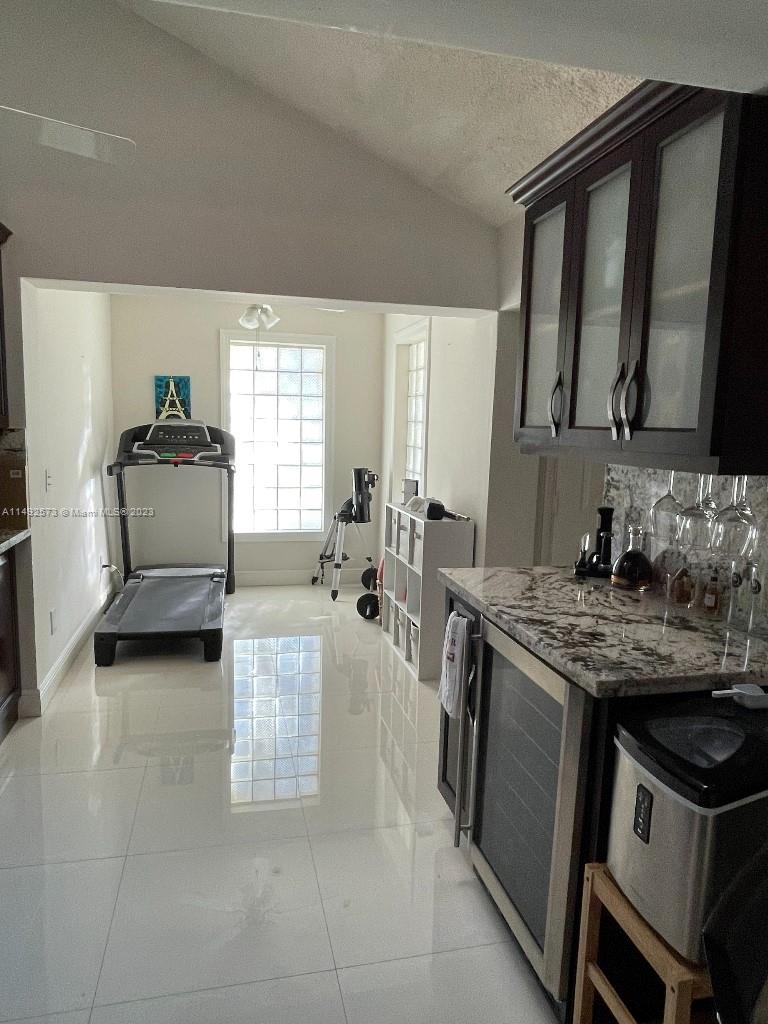 WEITZER SHAUNA MEADOWS SE - Residential