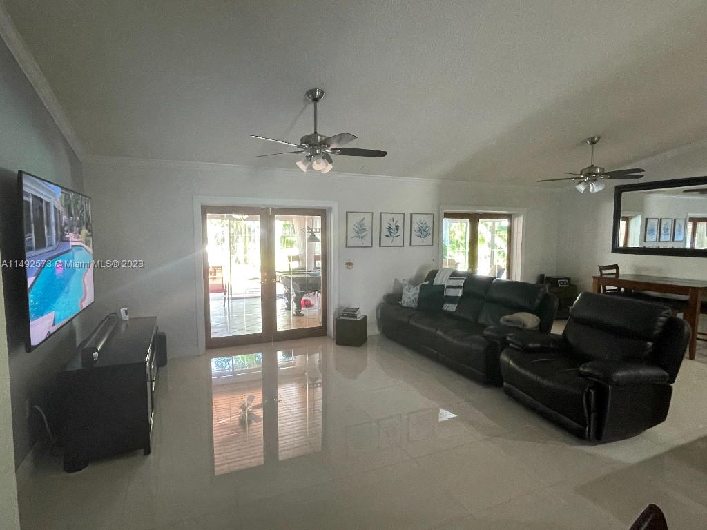 WEITZER SHAUNA MEADOWS SE - Residential