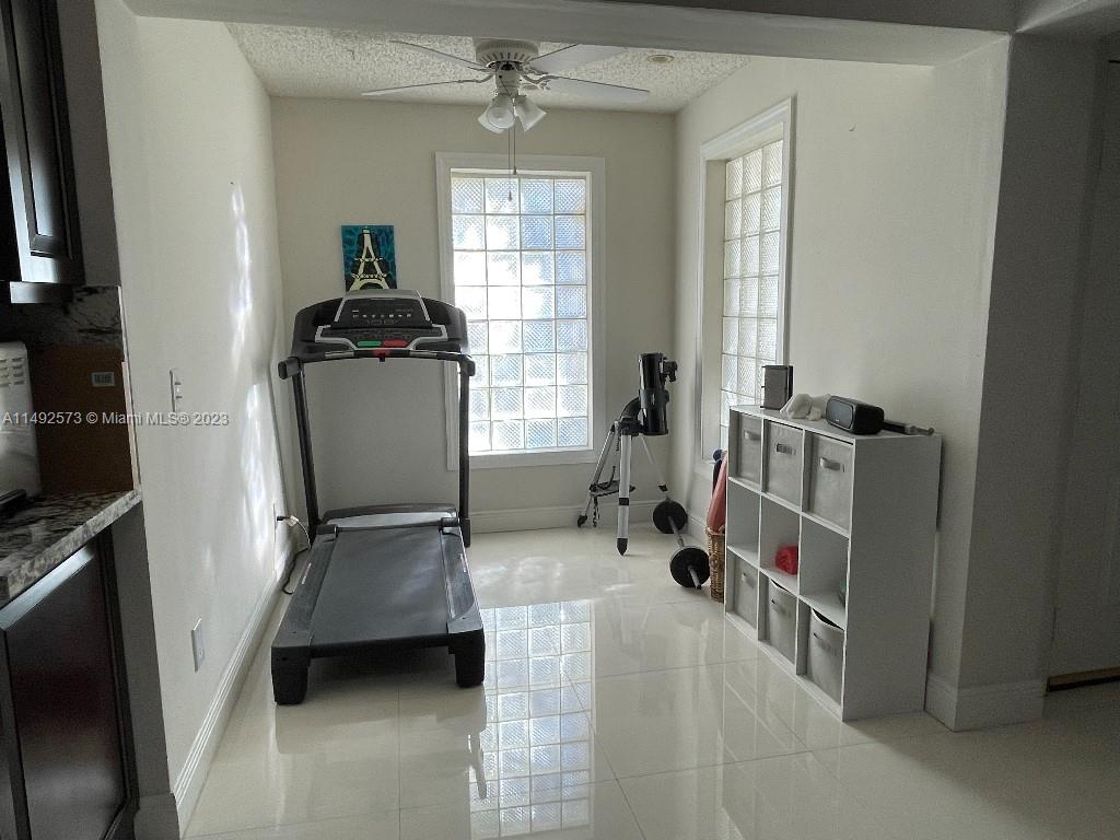 WEITZER SHAUNA MEADOWS SE - Residential