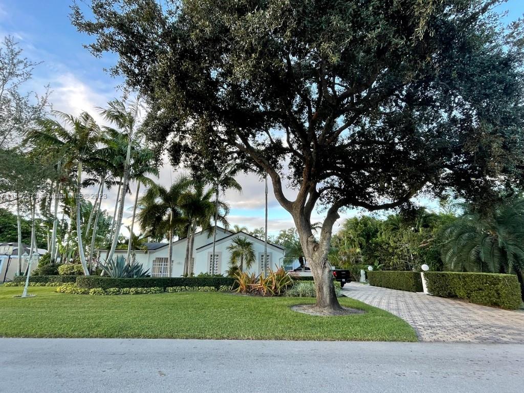 WEITZER SHAUNA MEADOWS SE - Residential