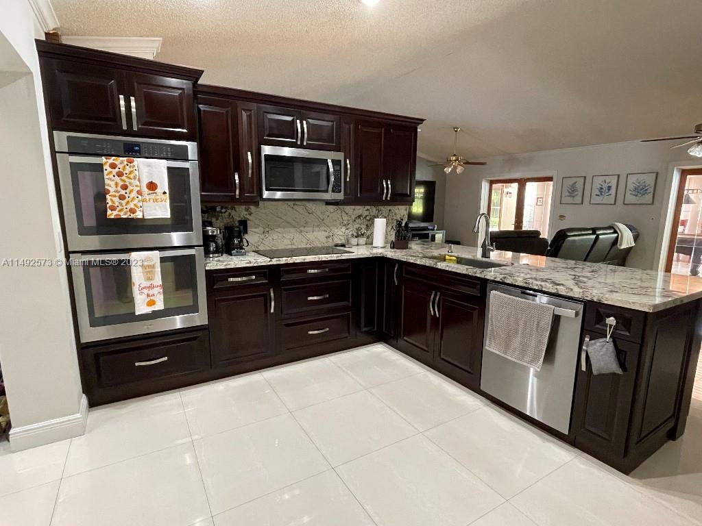 WEITZER SHAUNA MEADOWS SE - Residential