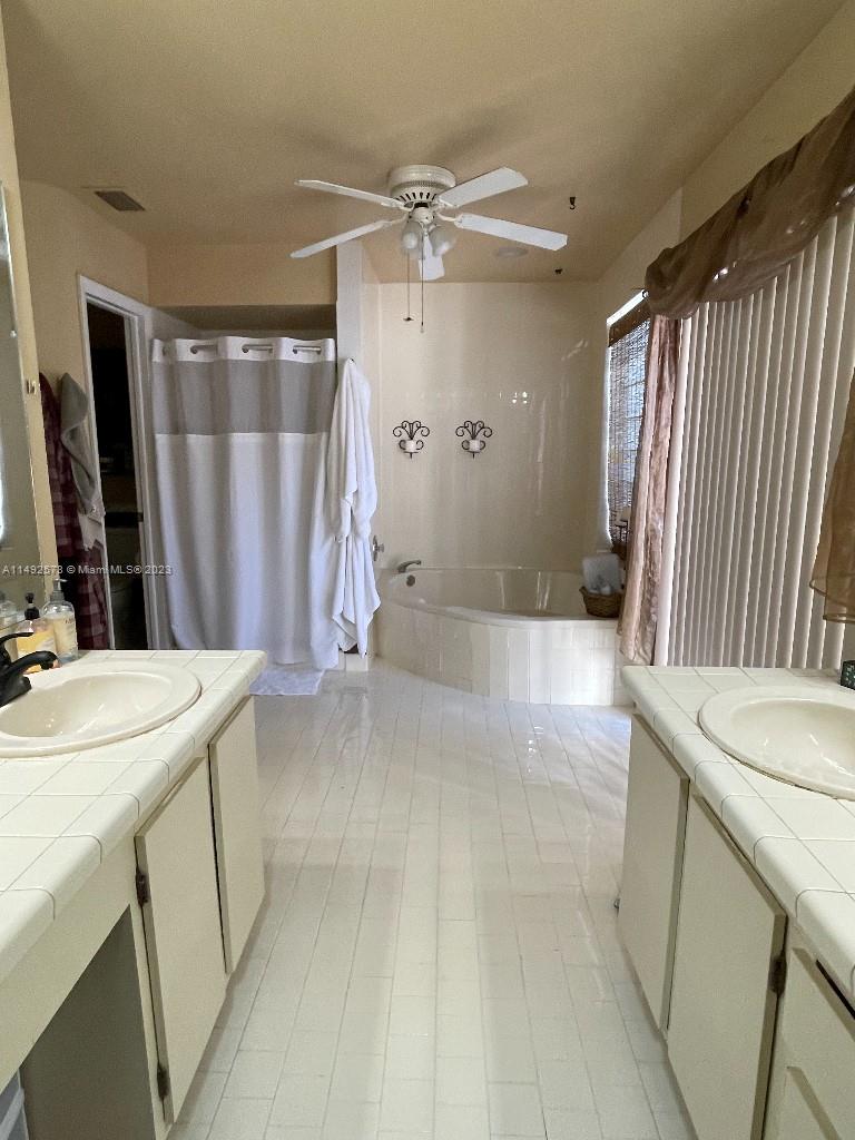 WEITZER SHAUNA MEADOWS SE - Residential