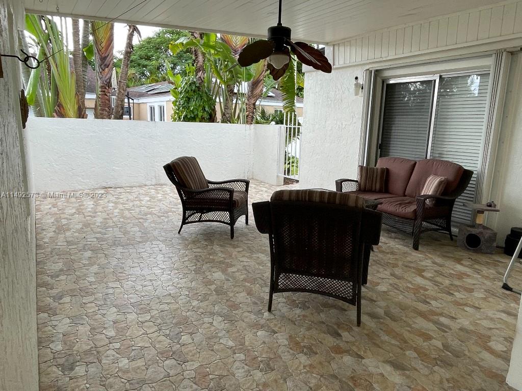 WEITZER SHAUNA MEADOWS SE - Residential