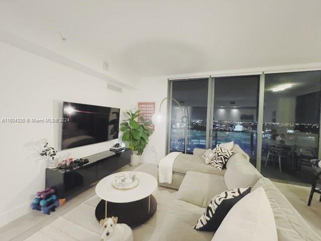 3401 MIDTOWN CONDO - Residential