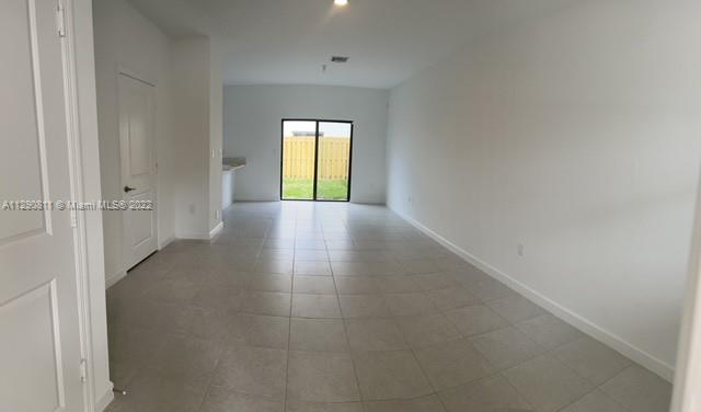 SILVER PALMS RESIDENTIAL H - Residential Lease