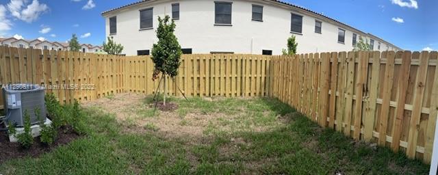 SILVER PALMS RESIDENTIAL H - Residential Lease