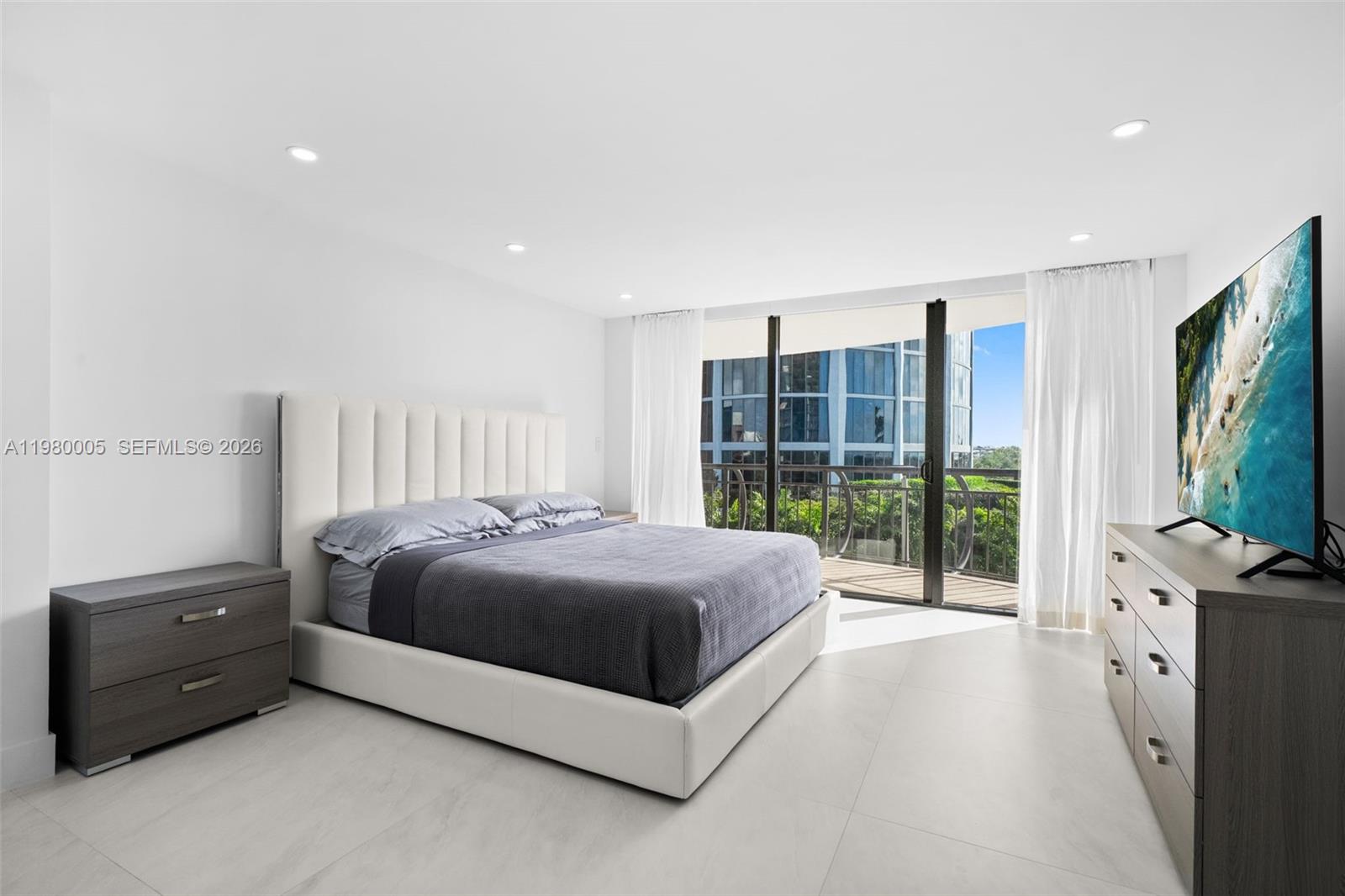 GROVE TOWERS CONDO - Residential