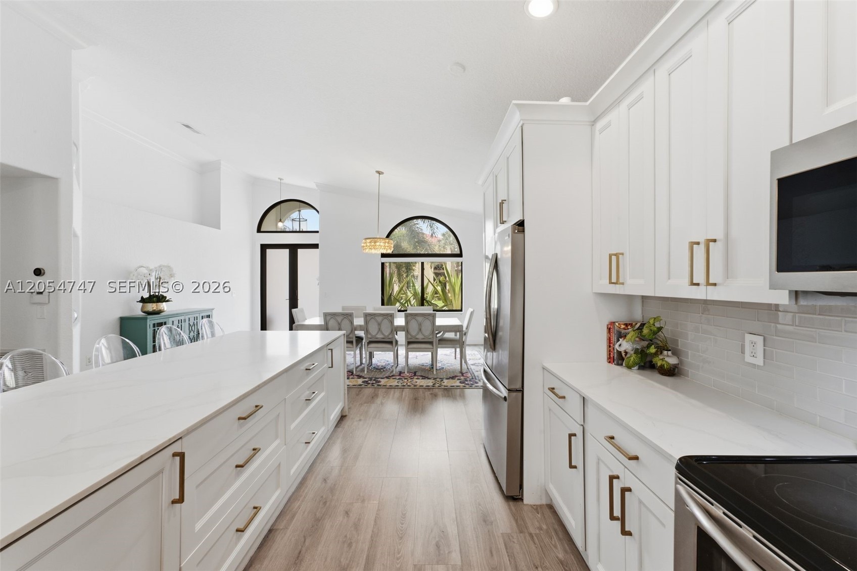 HOLLYWOOD LAKES COUNTRY C - Residential