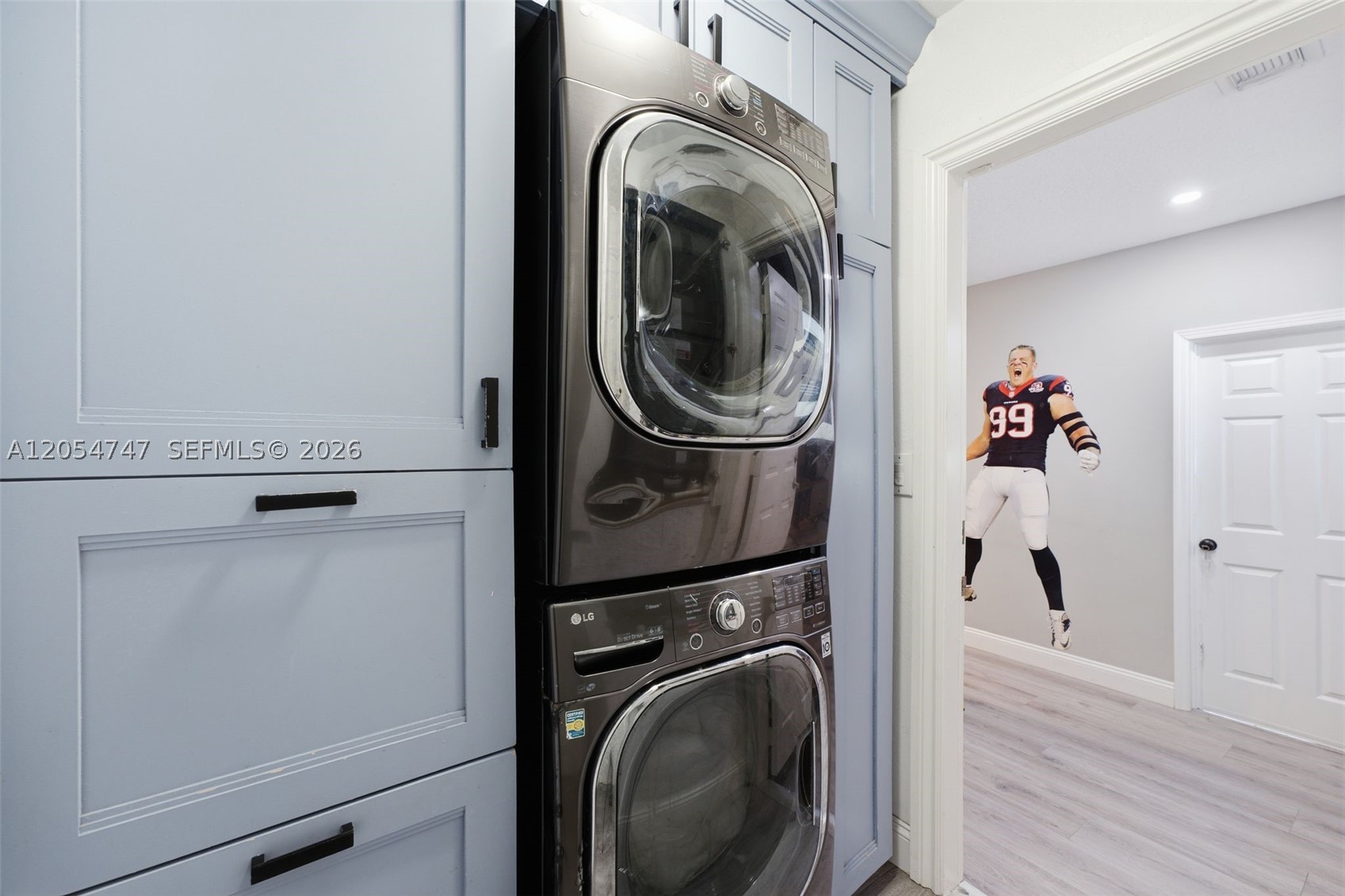 HOLLYWOOD LAKES COUNTRY C - Residential