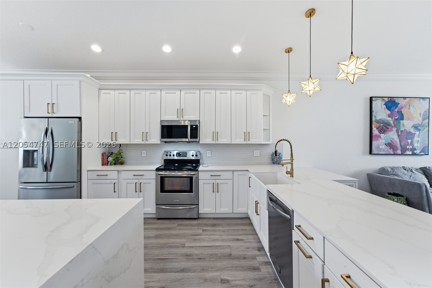 HOLLYWOOD LAKES COUNTRY C - Residential