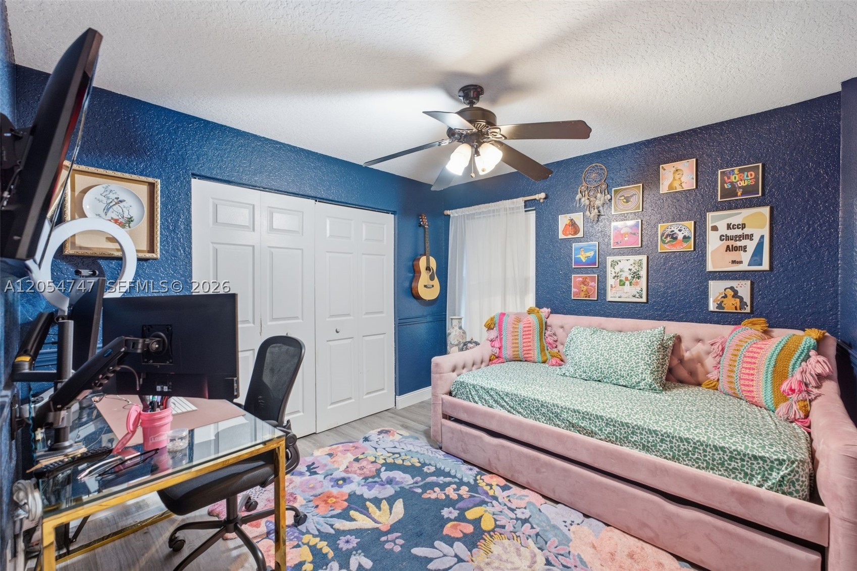 HOLLYWOOD LAKES COUNTRY C - Residential