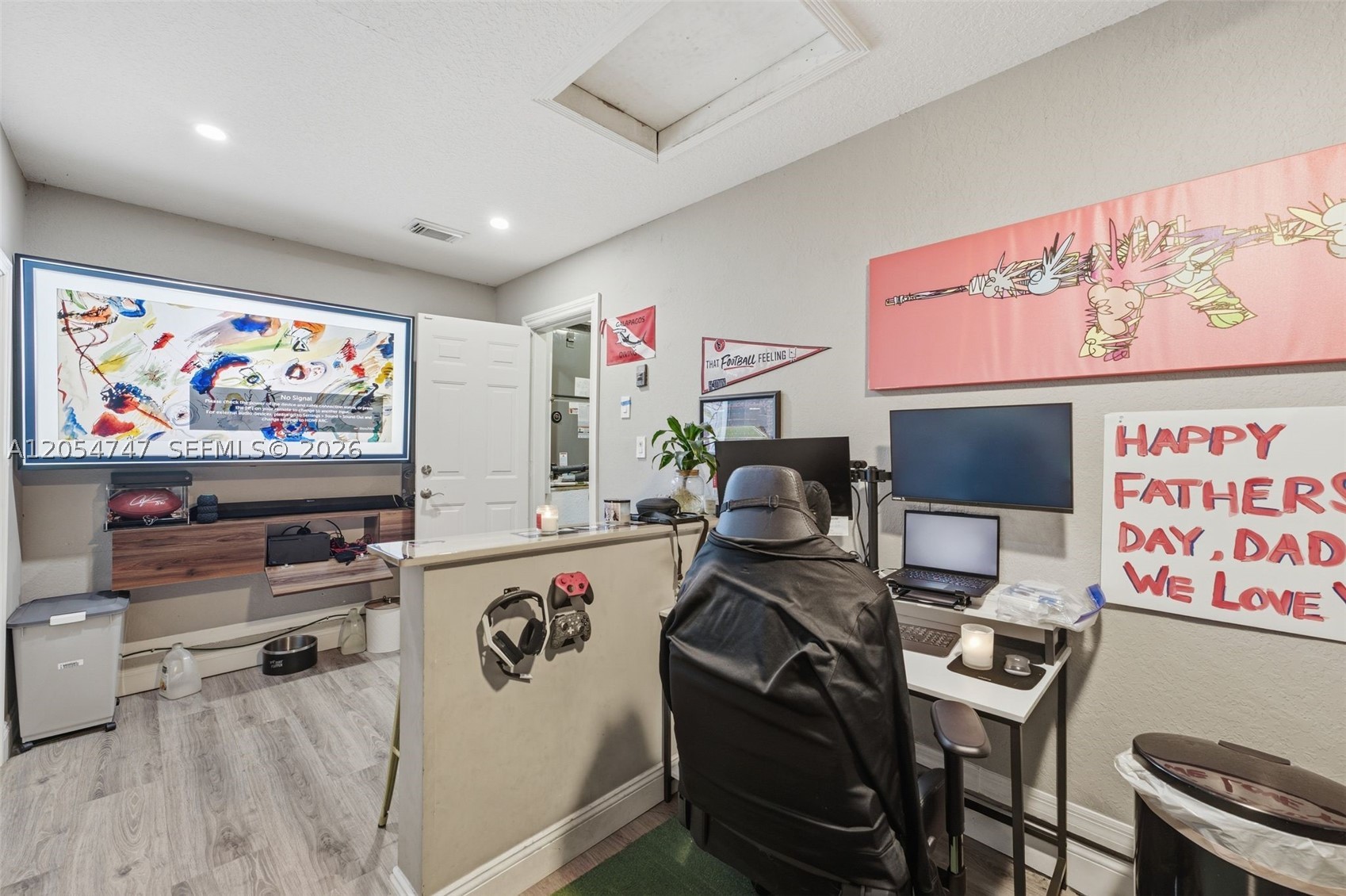 HOLLYWOOD LAKES COUNTRY C - Residential