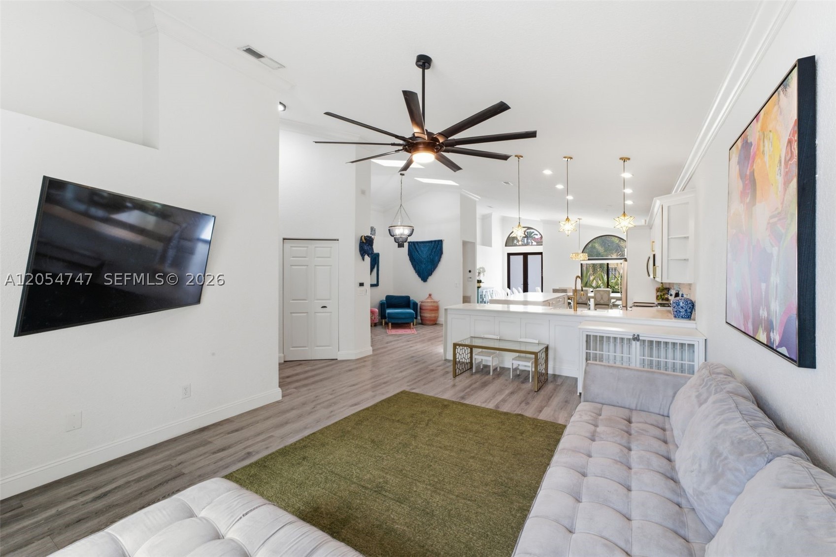 HOLLYWOOD LAKES COUNTRY C - Residential