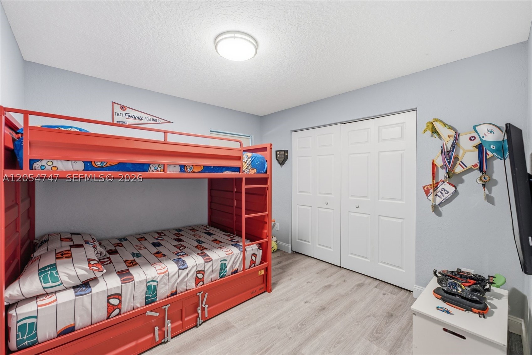 HOLLYWOOD LAKES COUNTRY C - Residential