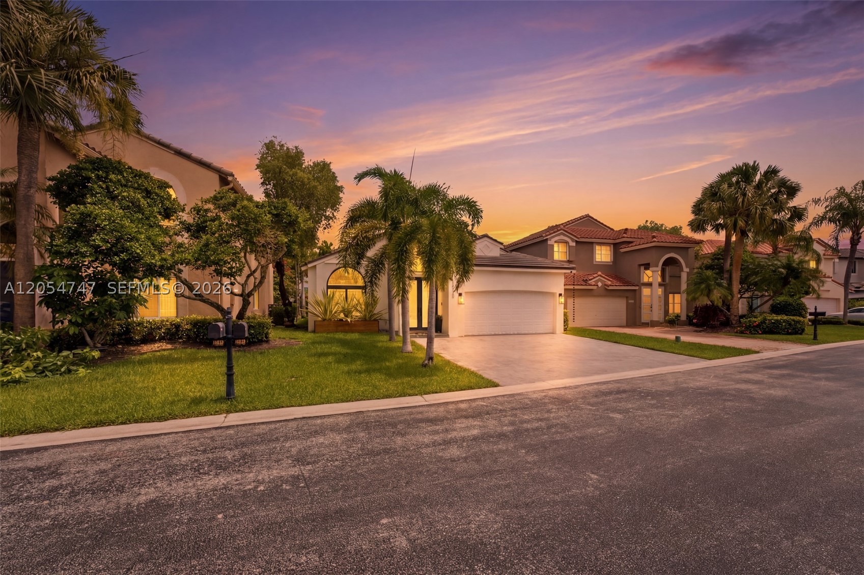 HOLLYWOOD LAKES COUNTRY C - Residential