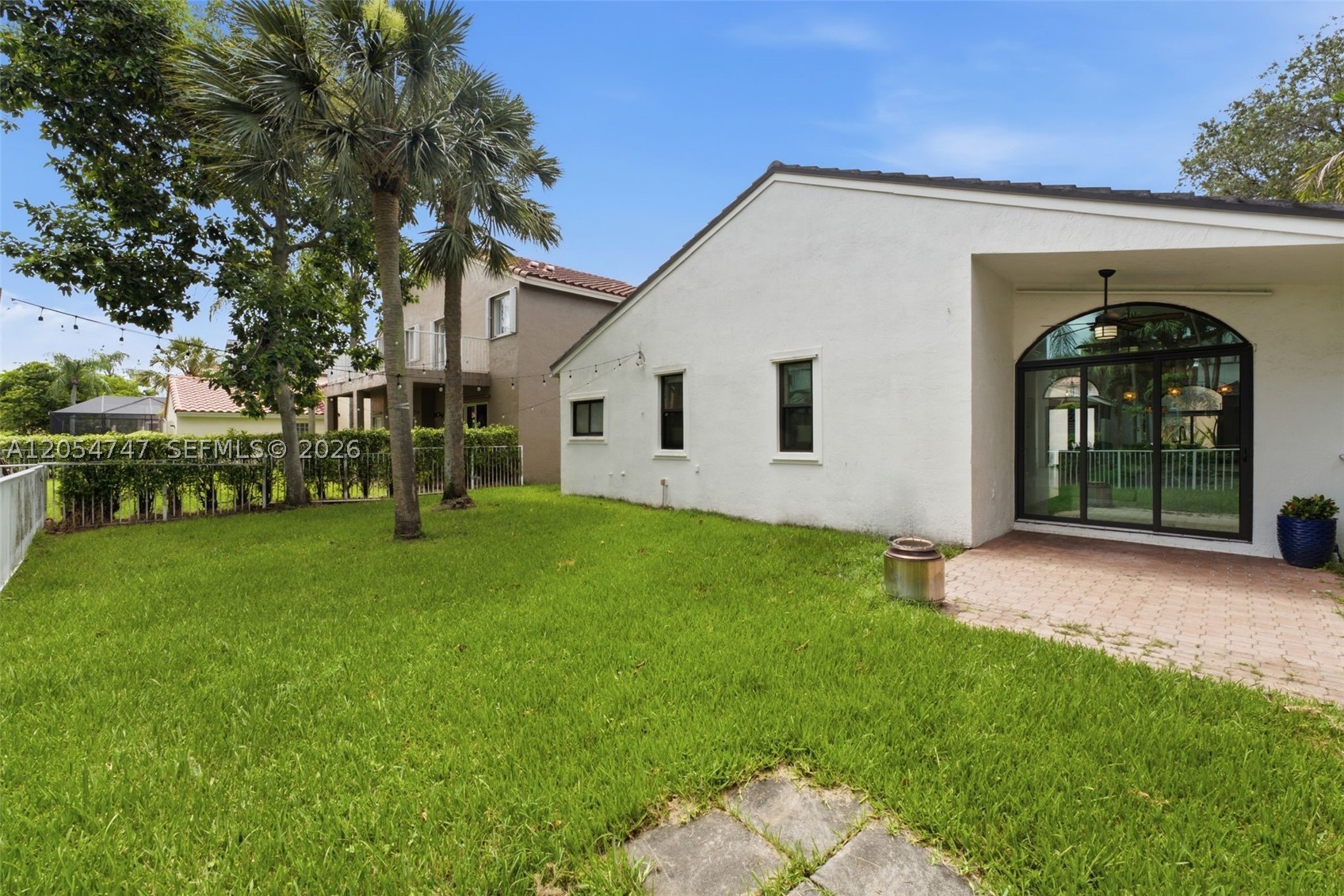 HOLLYWOOD LAKES COUNTRY C - Residential