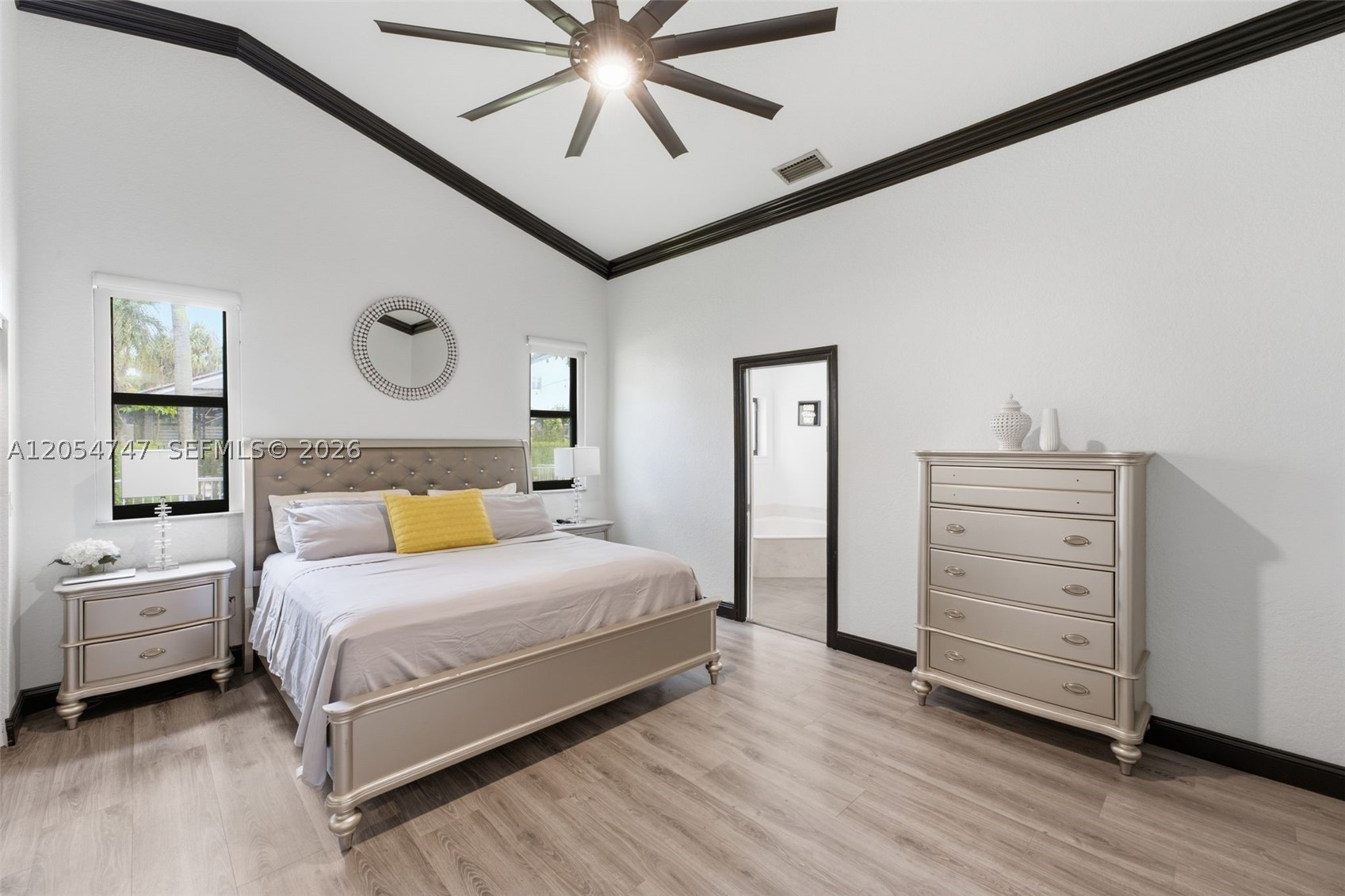 HOLLYWOOD LAKES COUNTRY C - Residential