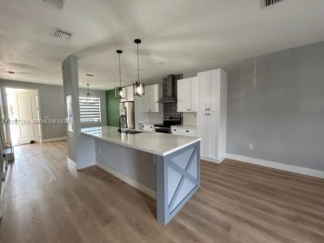 3-bedroom, 2.5-bath townhouse located in a gated community. This residence features a remodeled kitchen with quartz countertops, stainless steel appliances, and wood cabinetry offering ample storage. The layout includes an open-concept living and dining area, well-proportioned bedrooms, and a smart doorbell system.

Community amenities include a clubhouse, swimming pool, children’s playground, and EV charging station. The property includes 2 assigned parking spaces. Conveniently located near shopping, dining, and major roadways, including the Florida Turnpike, providing access to surrounding areas.