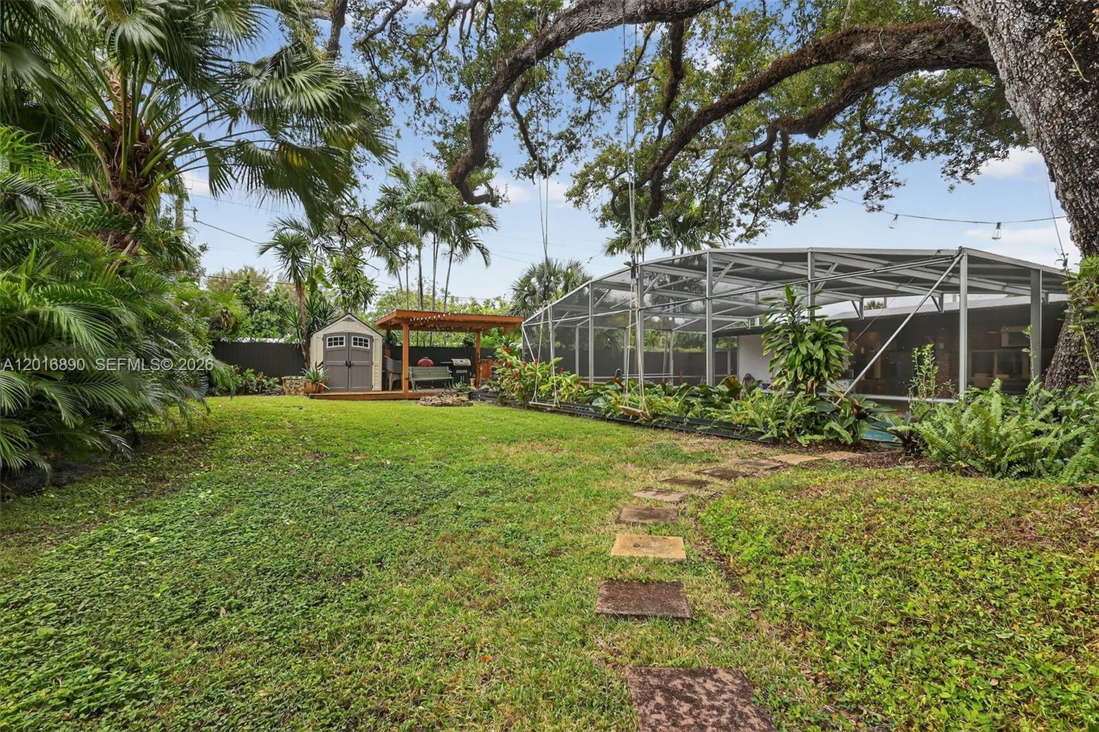 HIGHLAND OAKS - Residential