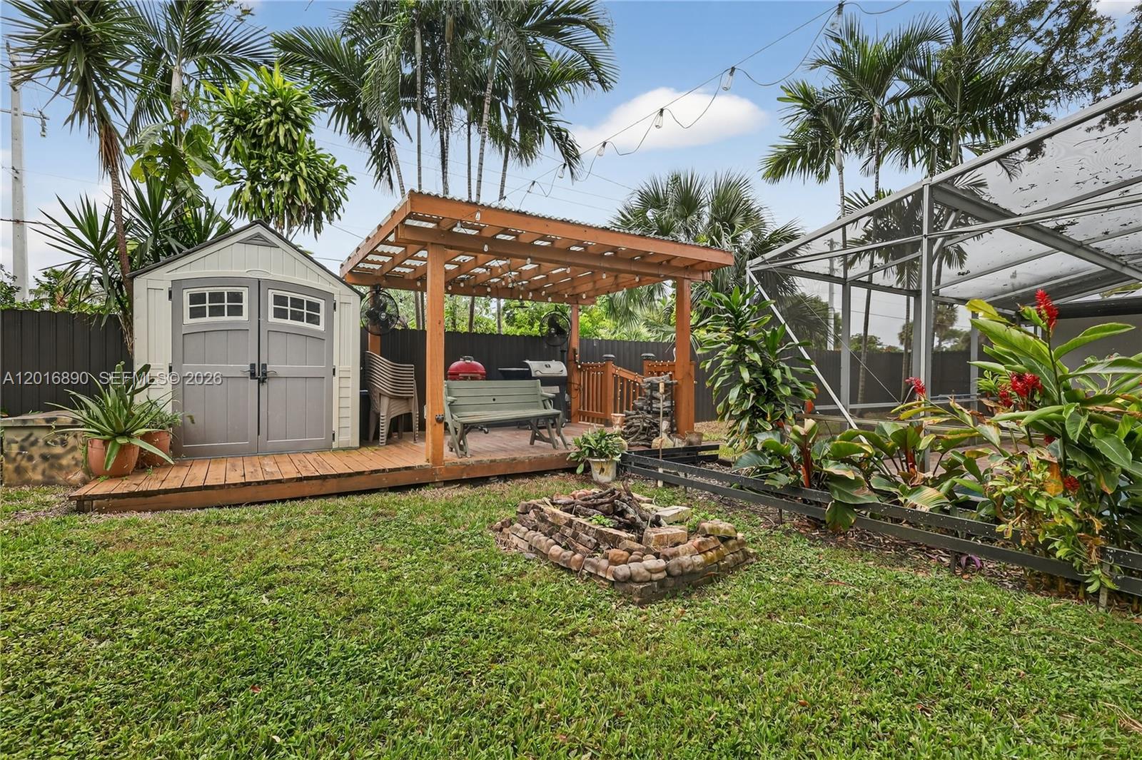 HIGHLAND OAKS - Residential