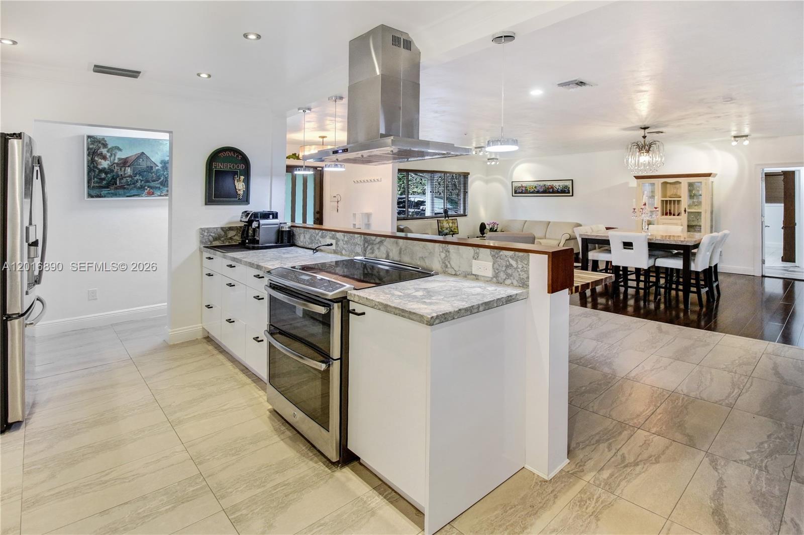 HIGHLAND OAKS - Residential