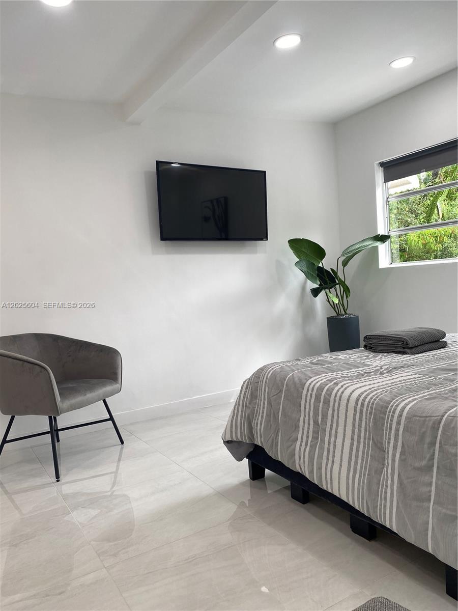 PALM VIEW SUB - Residential Lease