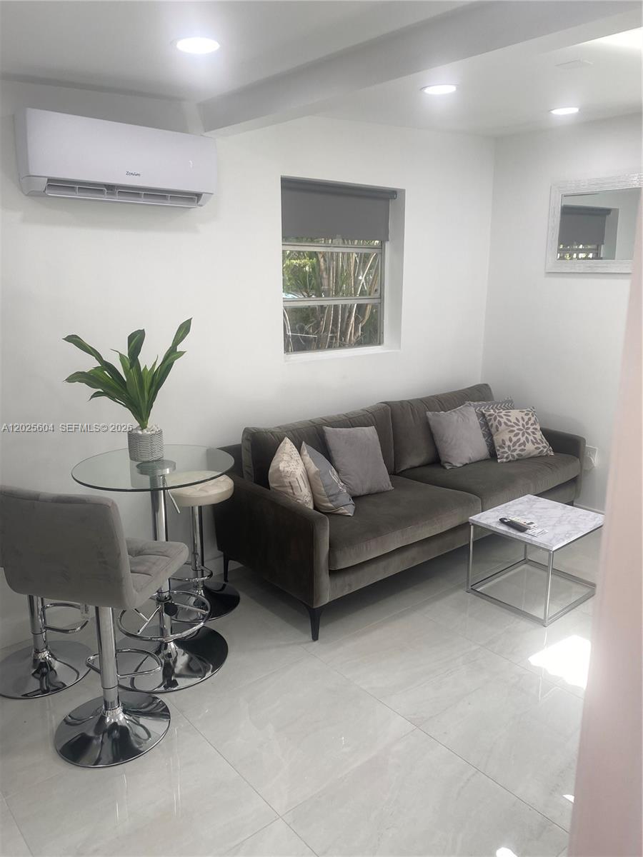 PALM VIEW SUB - Residential Lease
