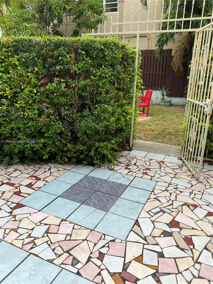 PALM VIEW SUB - Residential Lease