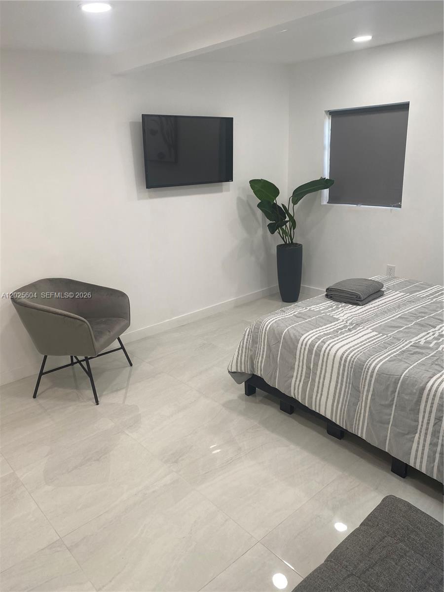 PALM VIEW SUB - Residential Lease