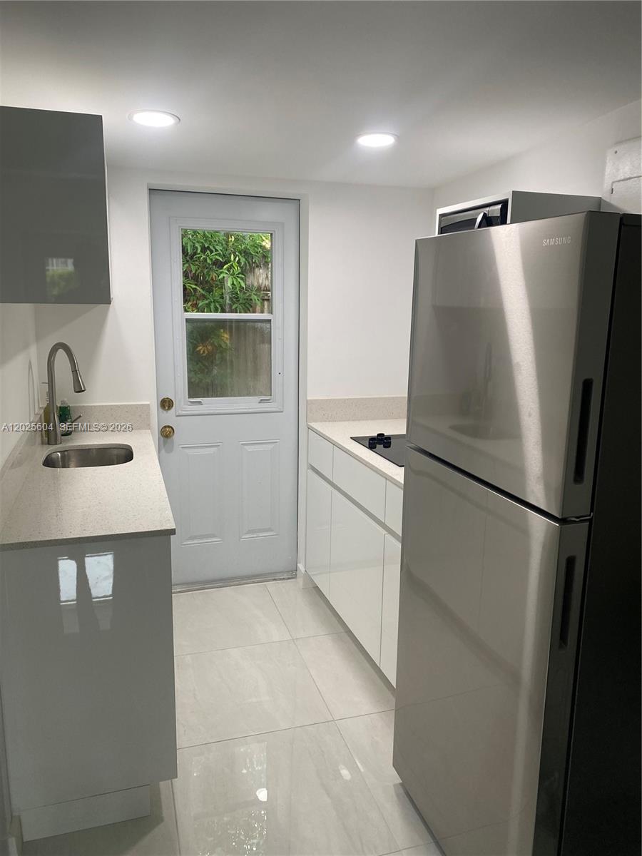 PALM VIEW SUB - Residential Lease
