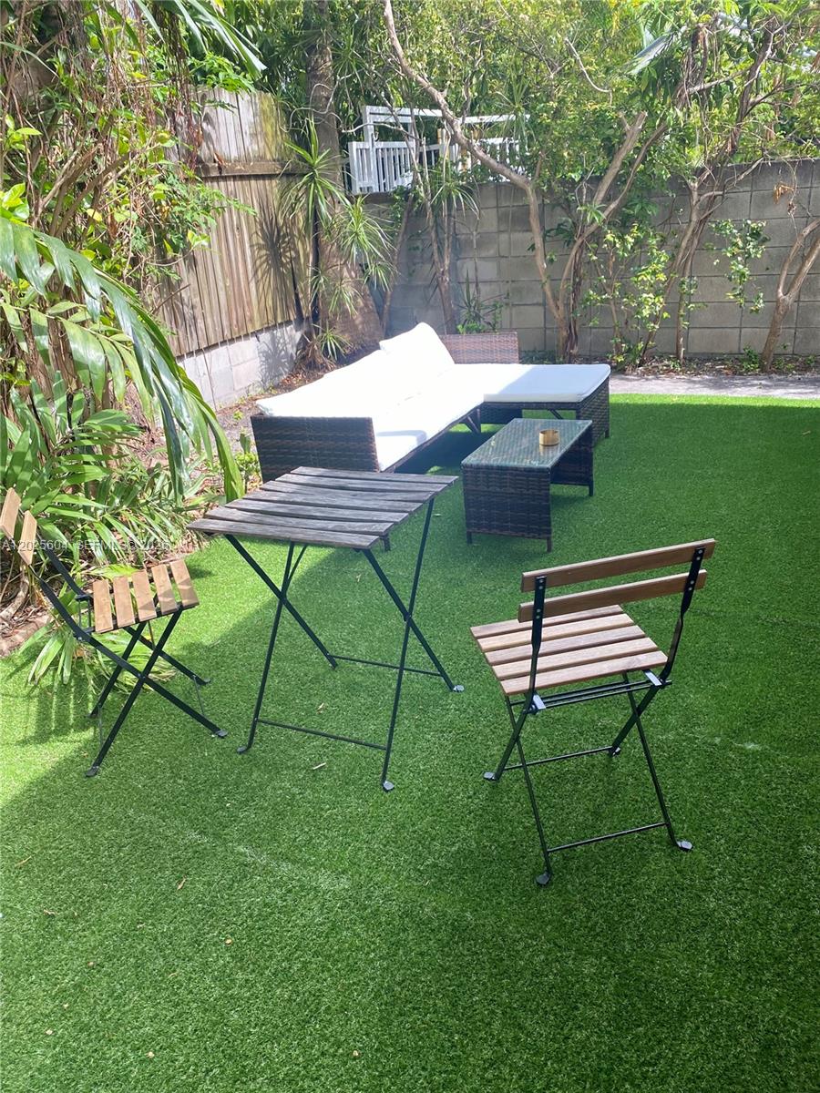 PALM VIEW SUB - Residential Lease
