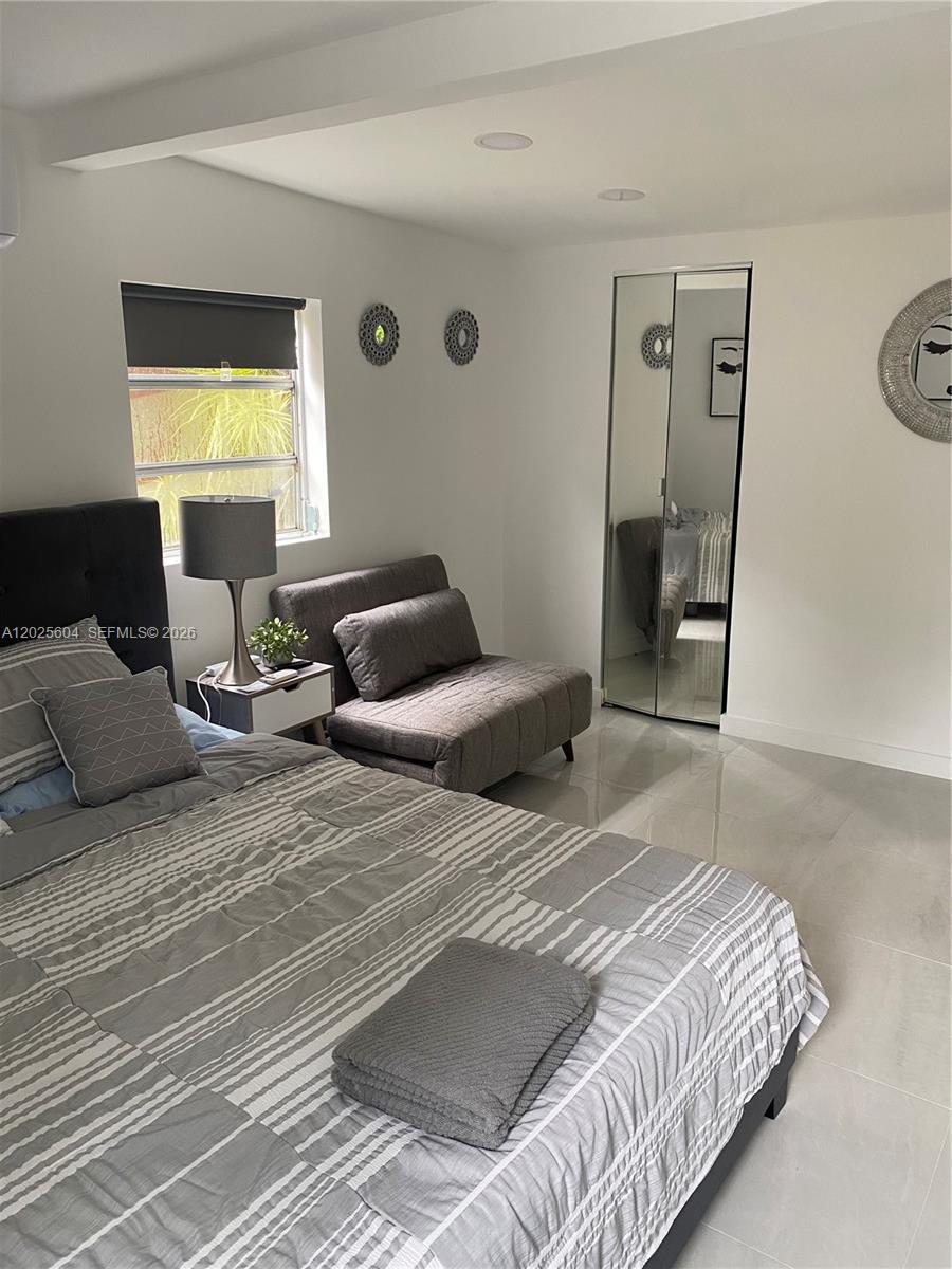 PALM VIEW SUB - Residential Lease
