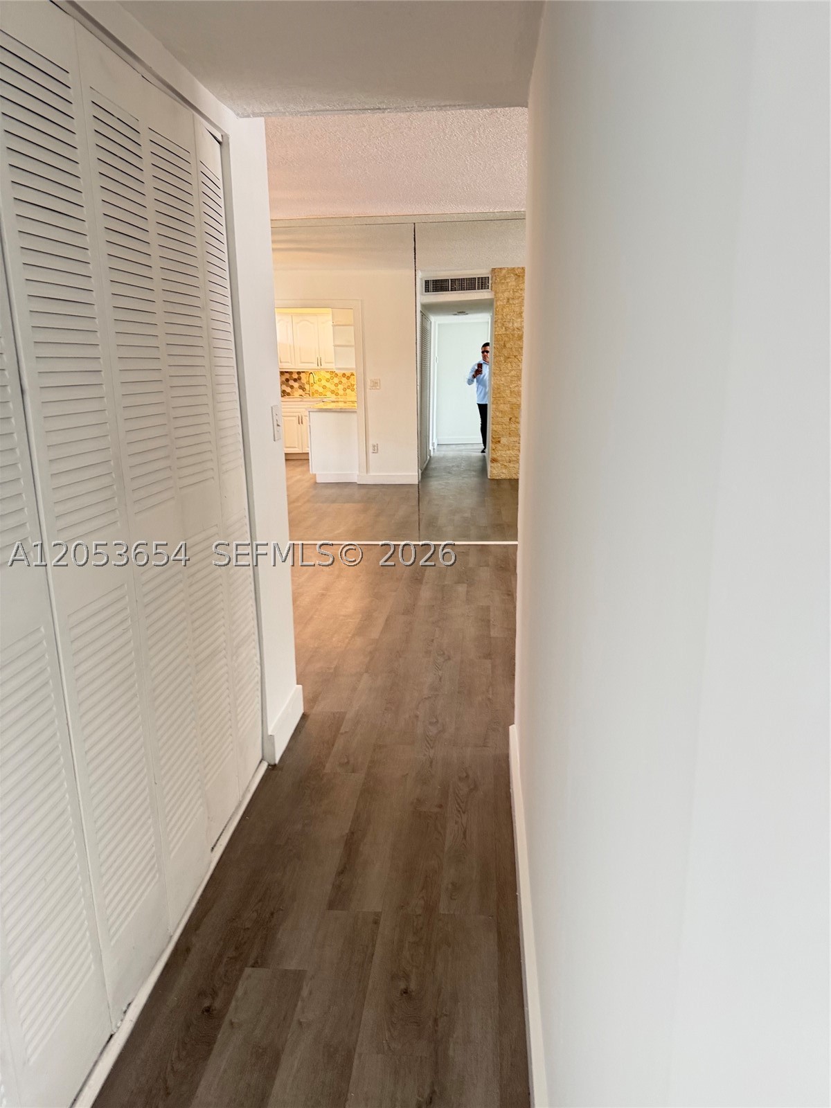 EL CONQUISTADOR SOUTH CON - Residential Lease