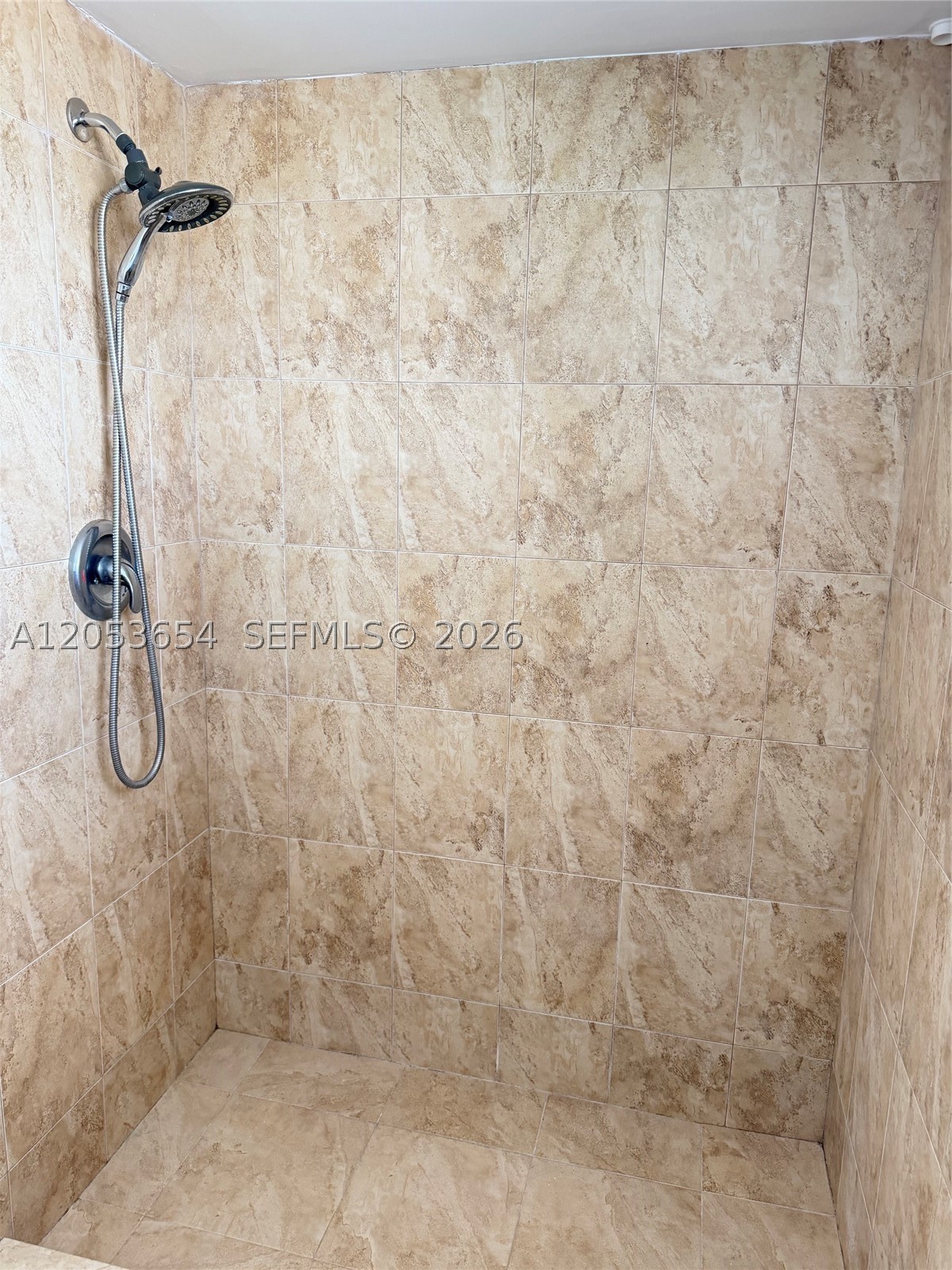 EL CONQUISTADOR SOUTH CON - Residential Lease