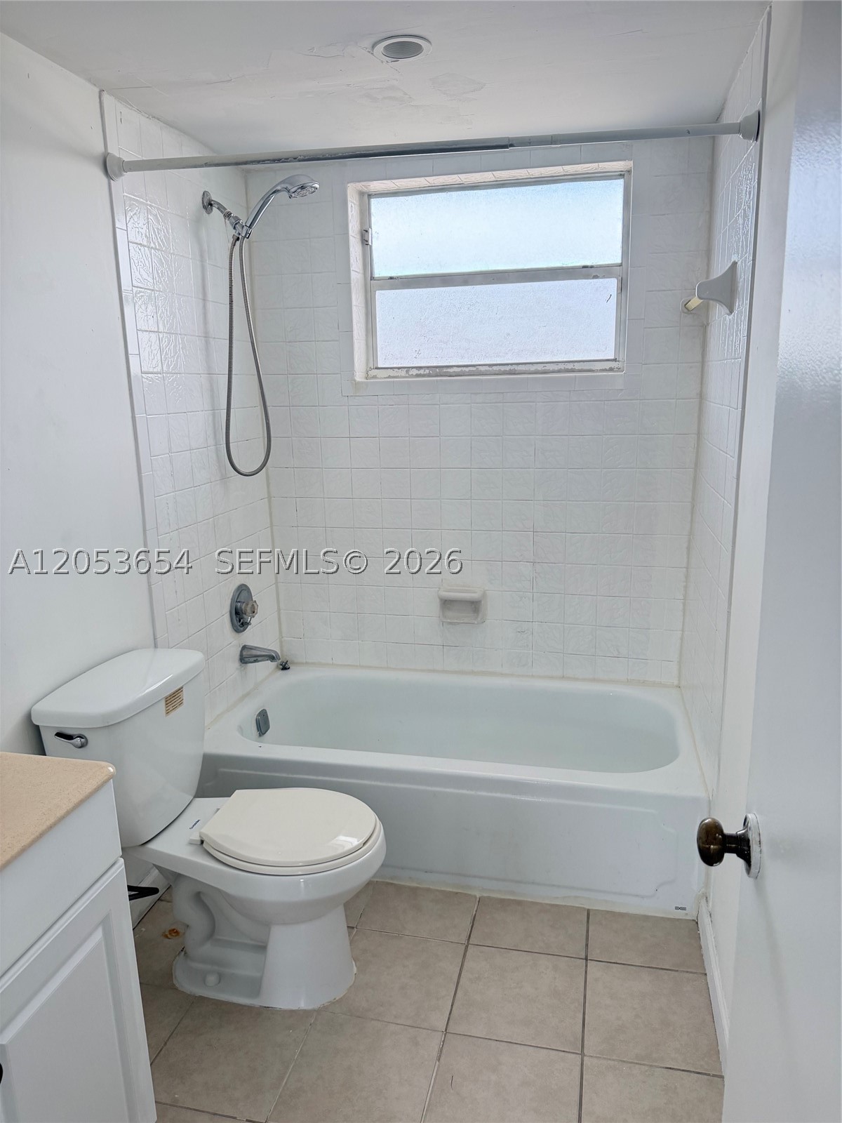 EL CONQUISTADOR SOUTH CON - Residential Lease