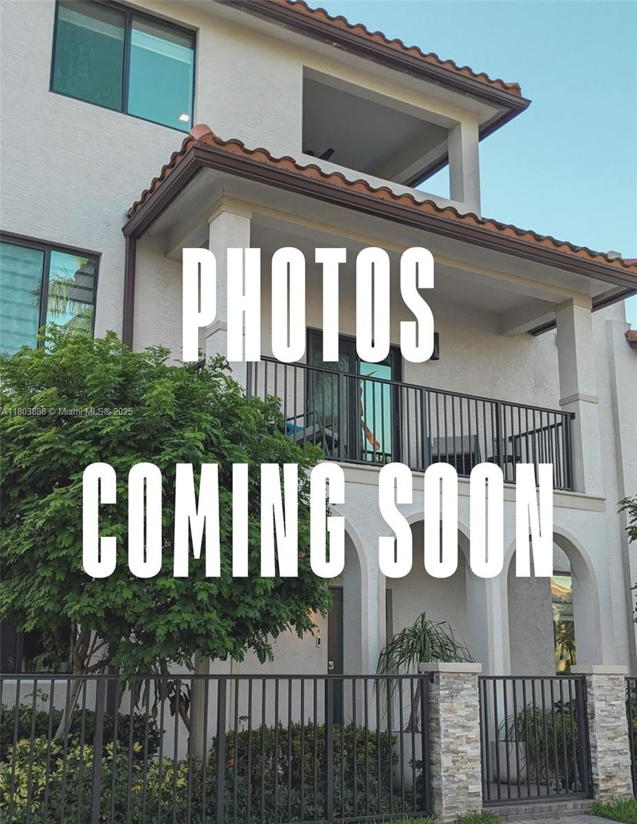 DOWNTOWN DORAL SOUTH PHAS - Residential