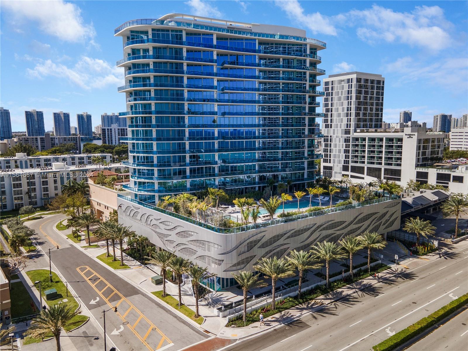 AURORA CONDO - Residential
