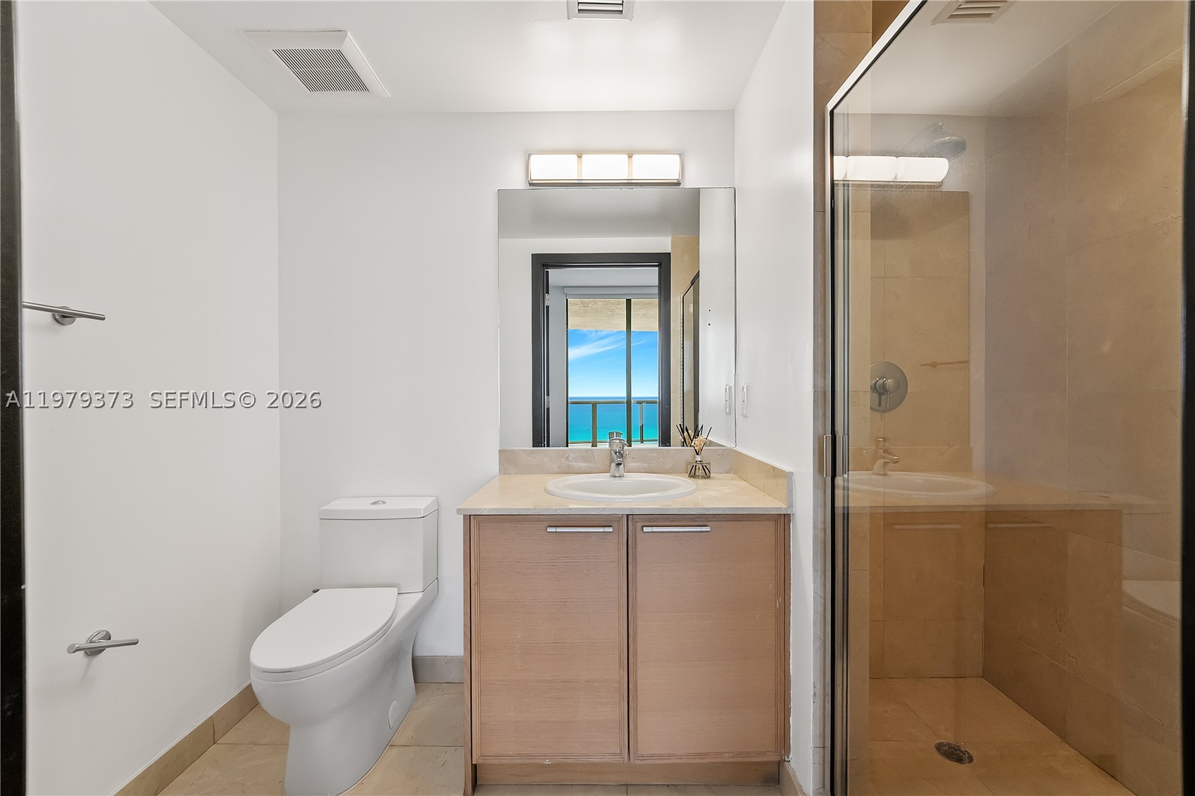 SAYAN CONDO - Residential