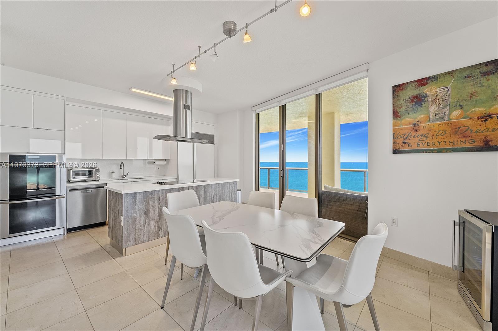 SAYAN CONDO - Residential