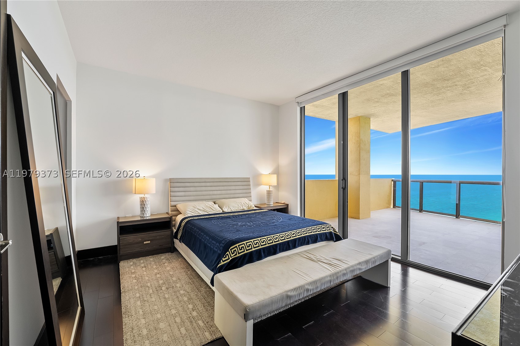 SAYAN CONDO - Residential