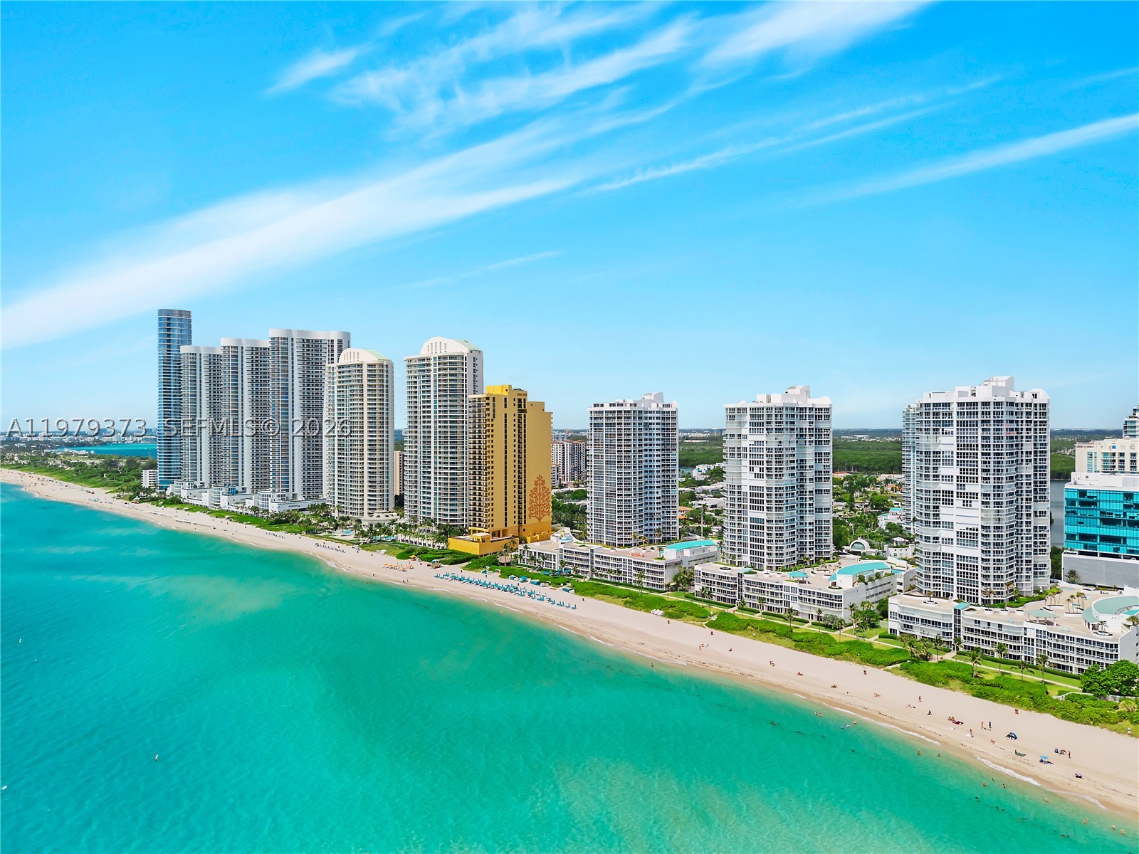 SAYAN CONDO - Residential