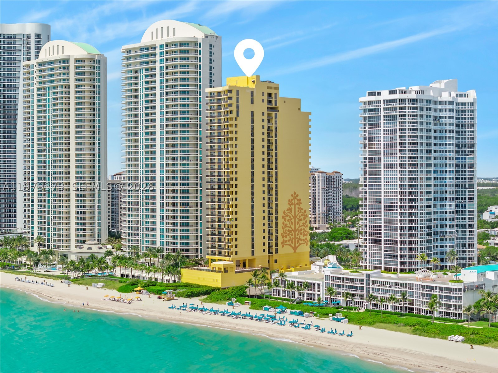 SAYAN CONDO - Residential