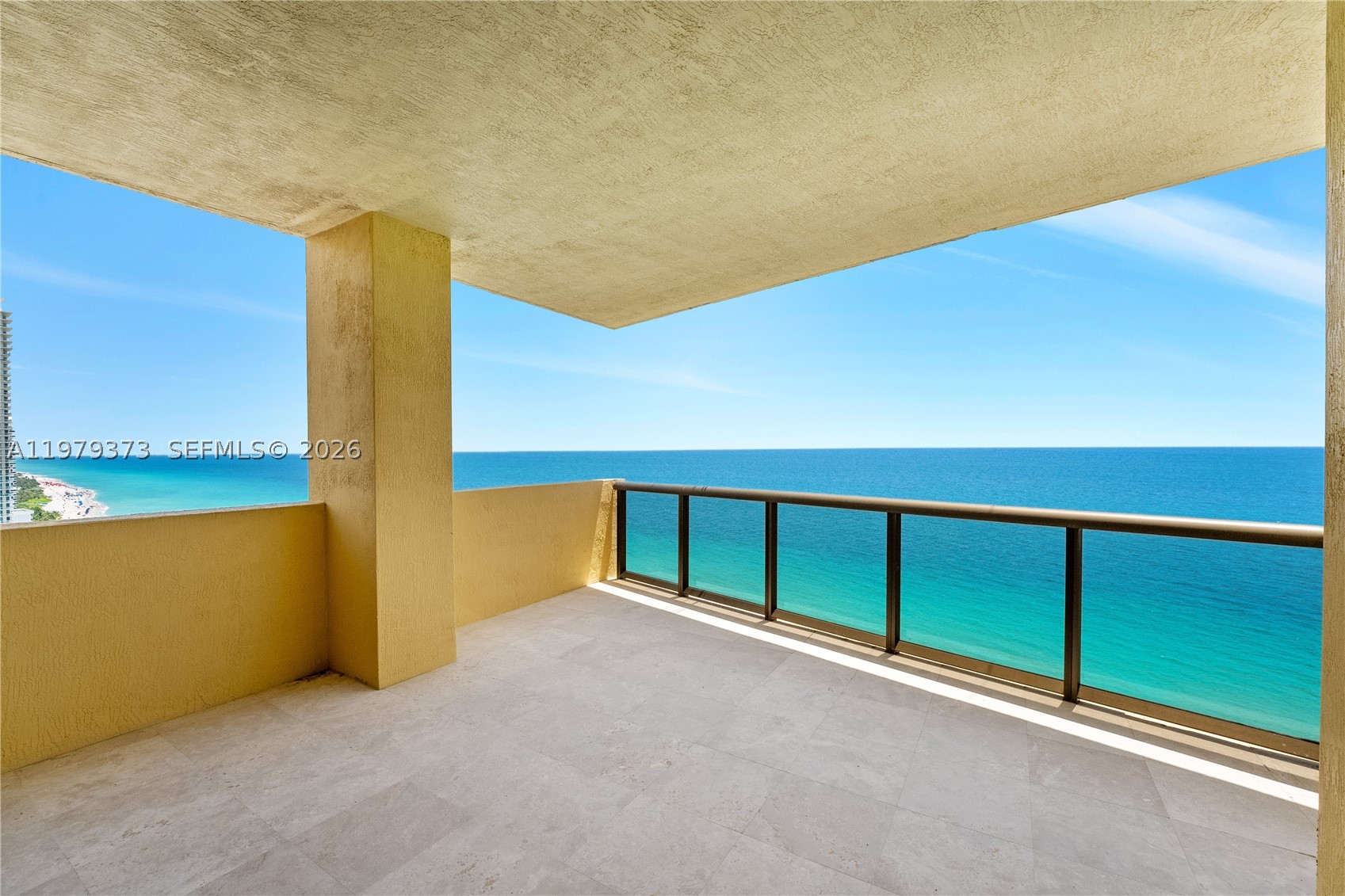 SAYAN CONDO - Residential