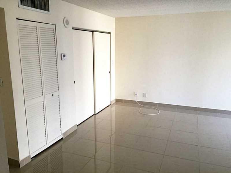 PLAZA OF AMERICAS CONDO P - Residential Lease