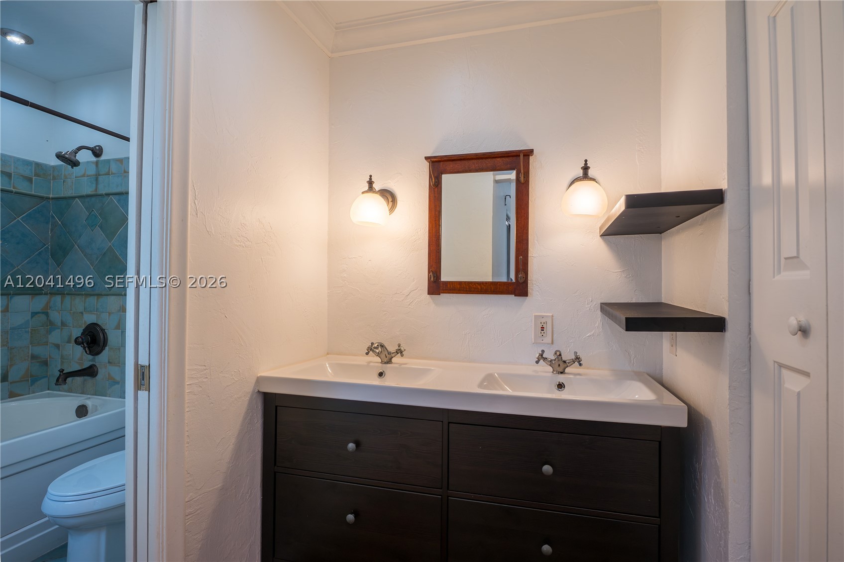SANDPIPER POINT - Residential