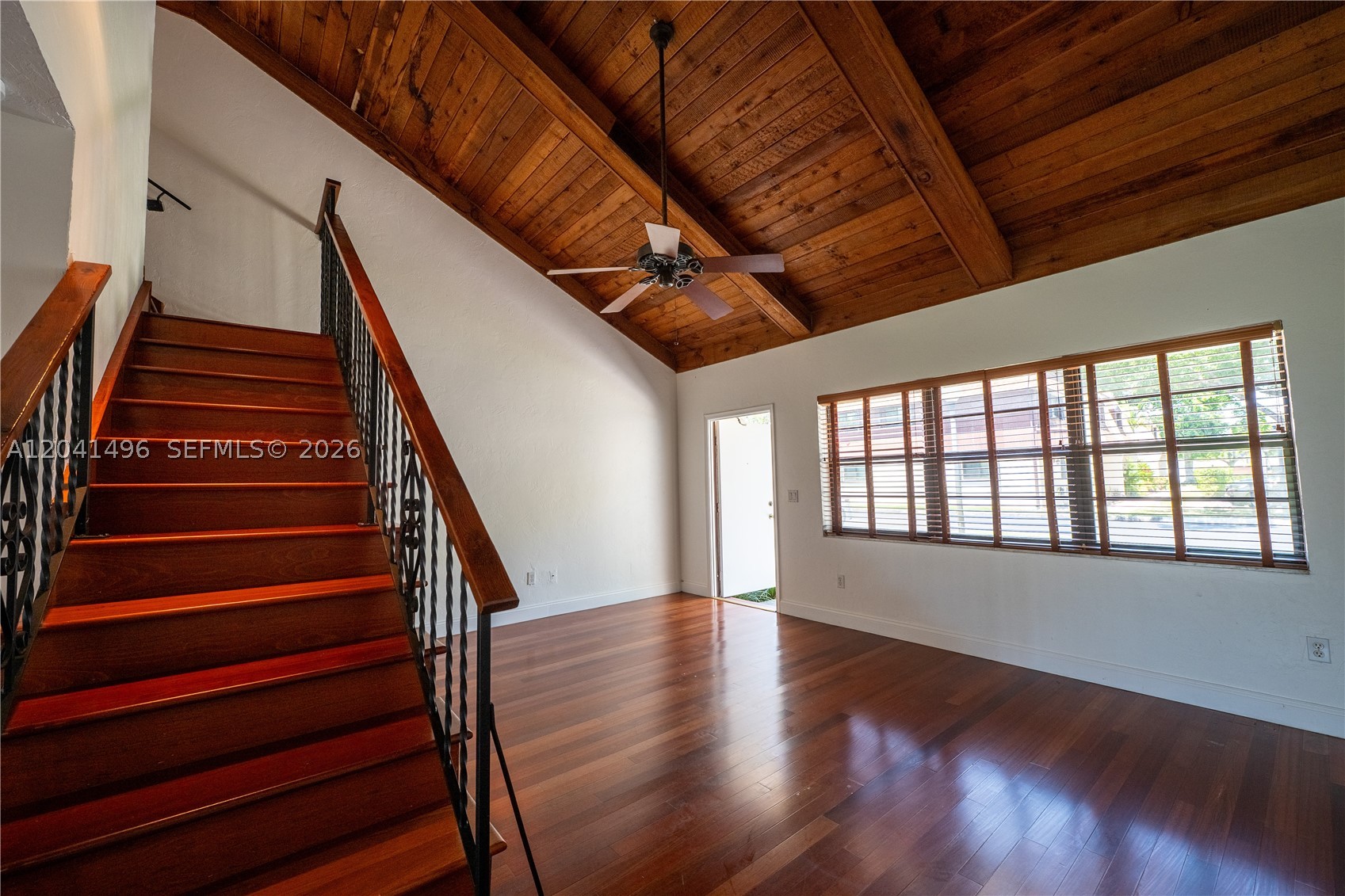SANDPIPER POINT - Residential