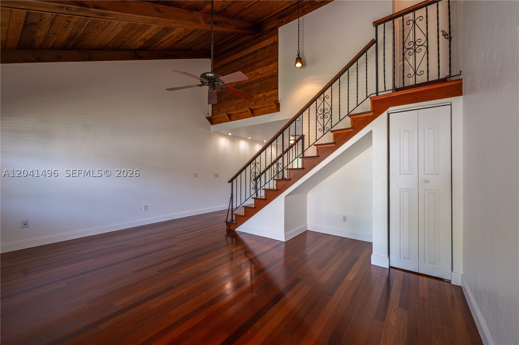 SANDPIPER POINT - Residential