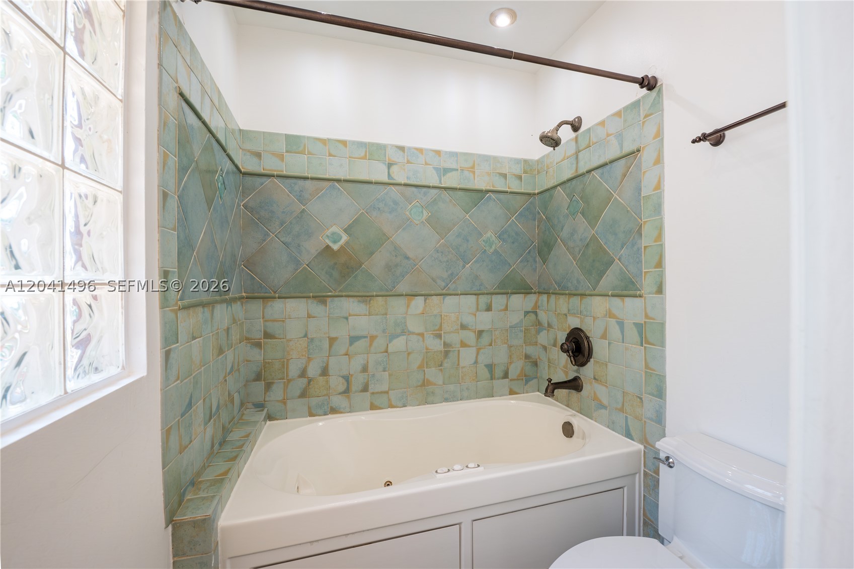 SANDPIPER POINT - Residential