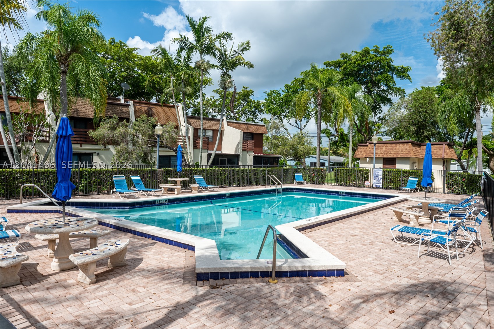 SANDPIPER POINT - Residential