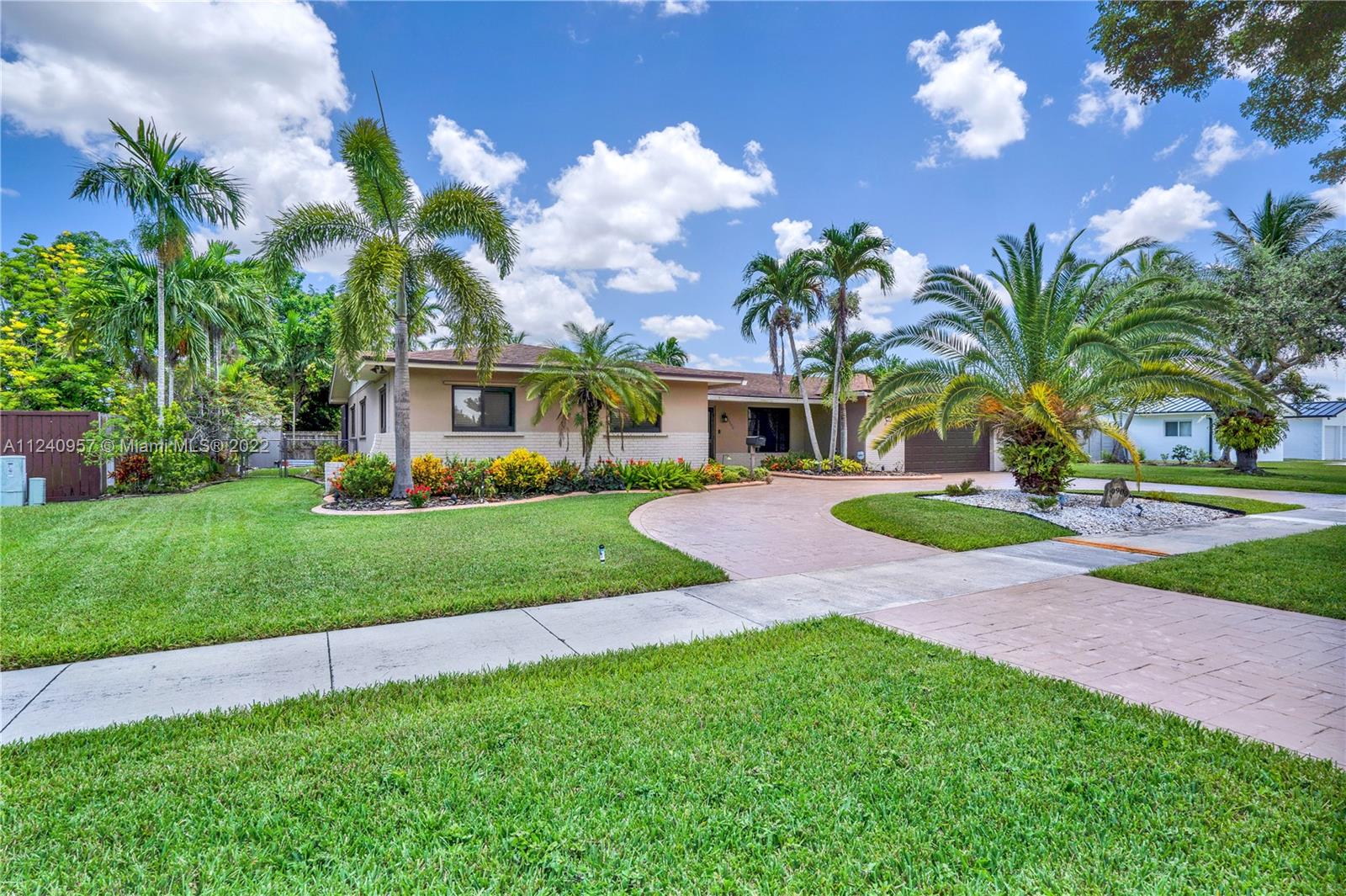 PINE SHORE SEC TWO - Residential